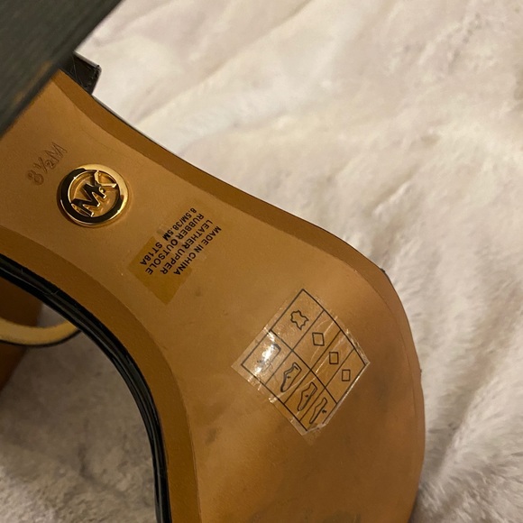 Michael Kors block strap heels - Picture 12 of 12